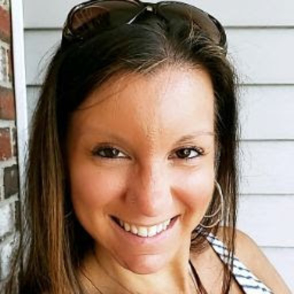 Meet your Posher, Lauren - Picture 1 of 1